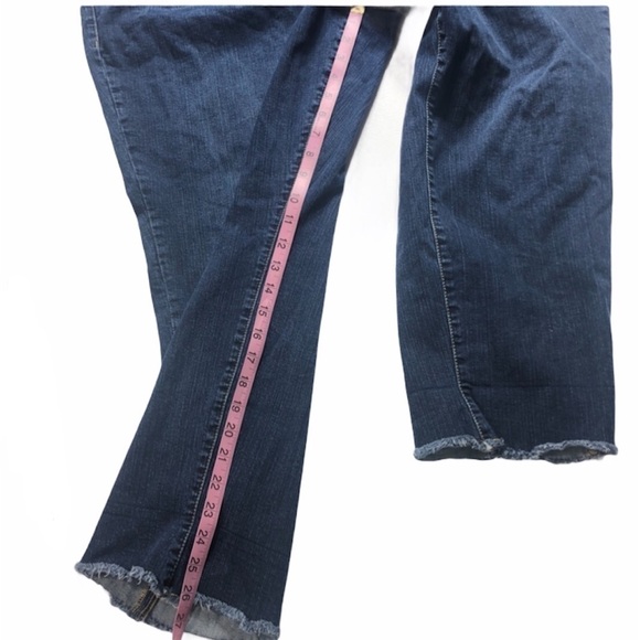 Torrid Raw Hem Jeans size 24 - Picture 6 of 8